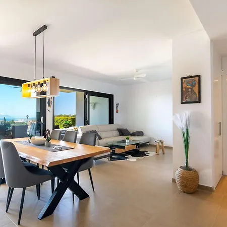 Domillion Sunrise 2bdr 2bath Gibraltar View