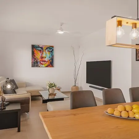 Daire Domillion Sunrise 2bdr 2bath Gibraltar View Sotogrande