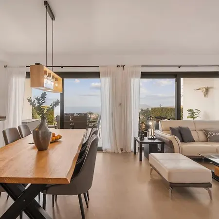 Domillion Sunrise 2bdr 2bath Gibraltar View * Sotogrande