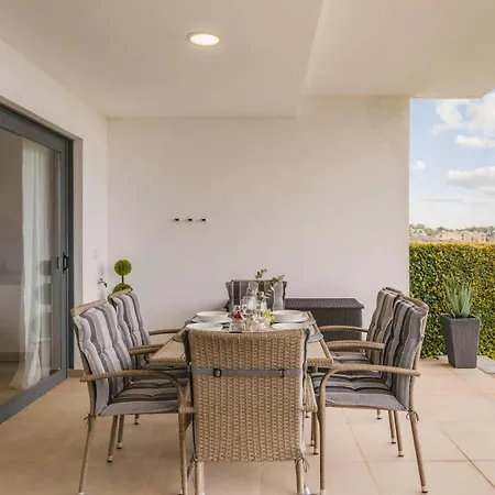 Daire Domillion Sunrise 2bdr 2bath Gibraltar View Sotogrande