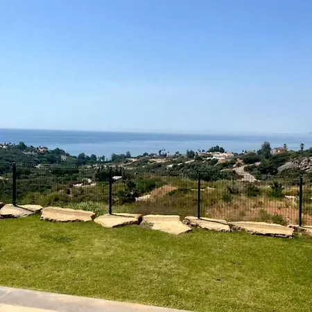 Domillion Sunrise 2bdr 2bath Gibraltar View Daire